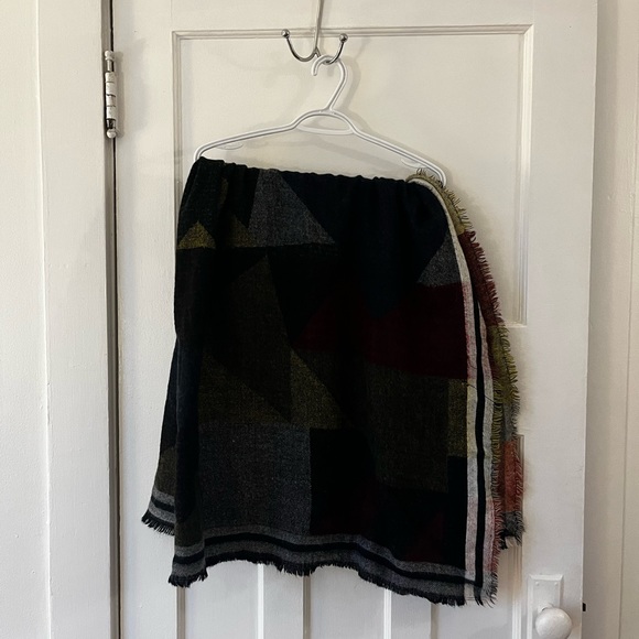 Scarf - Picture 1 of 2